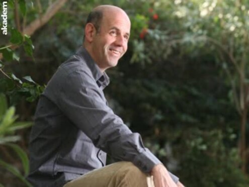 Sous le signe du corbeau, d'Amir Gutfreund (Ed. Gallimard) thumbnail