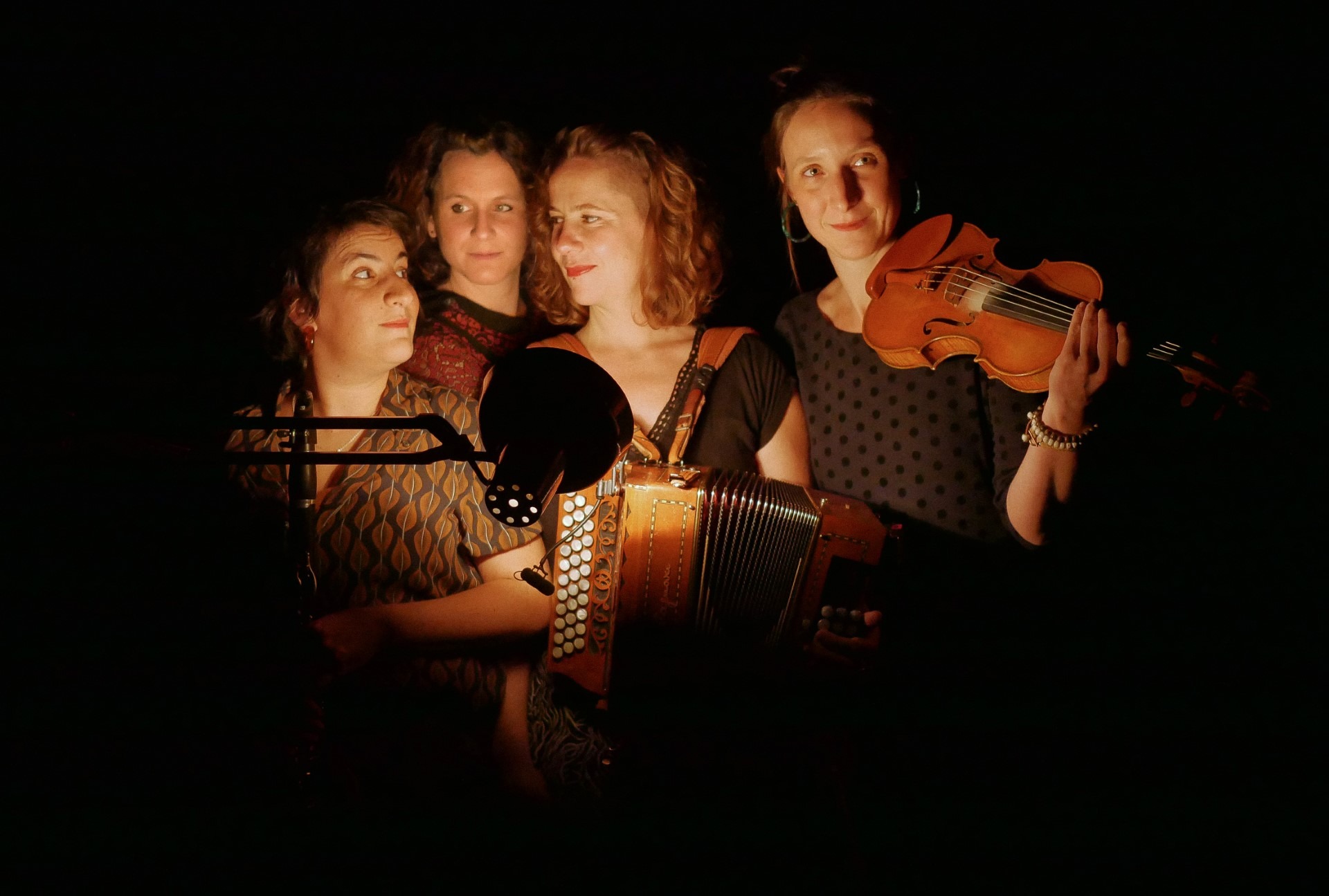  Les Bubbey Mayse thumbnail