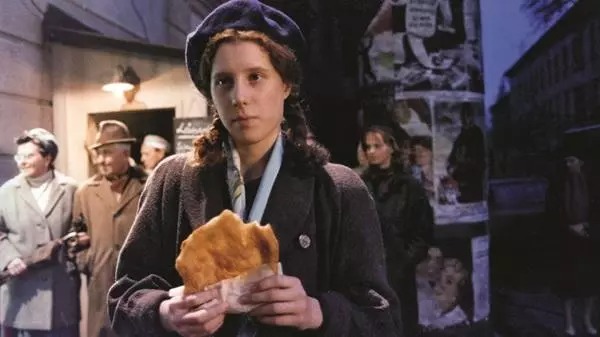 L’Éveil, de Judit Elek thumbnail